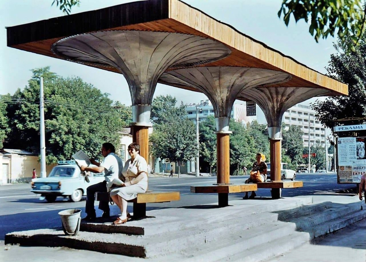 Остановка на улице Энгельса, 1983 год — Письма о Ташкенте